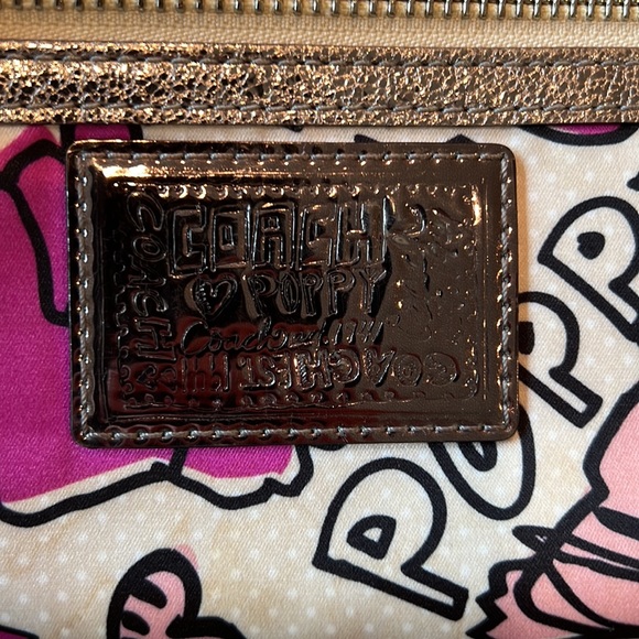Coach Poppy Wristlet - Picture 4 of 5